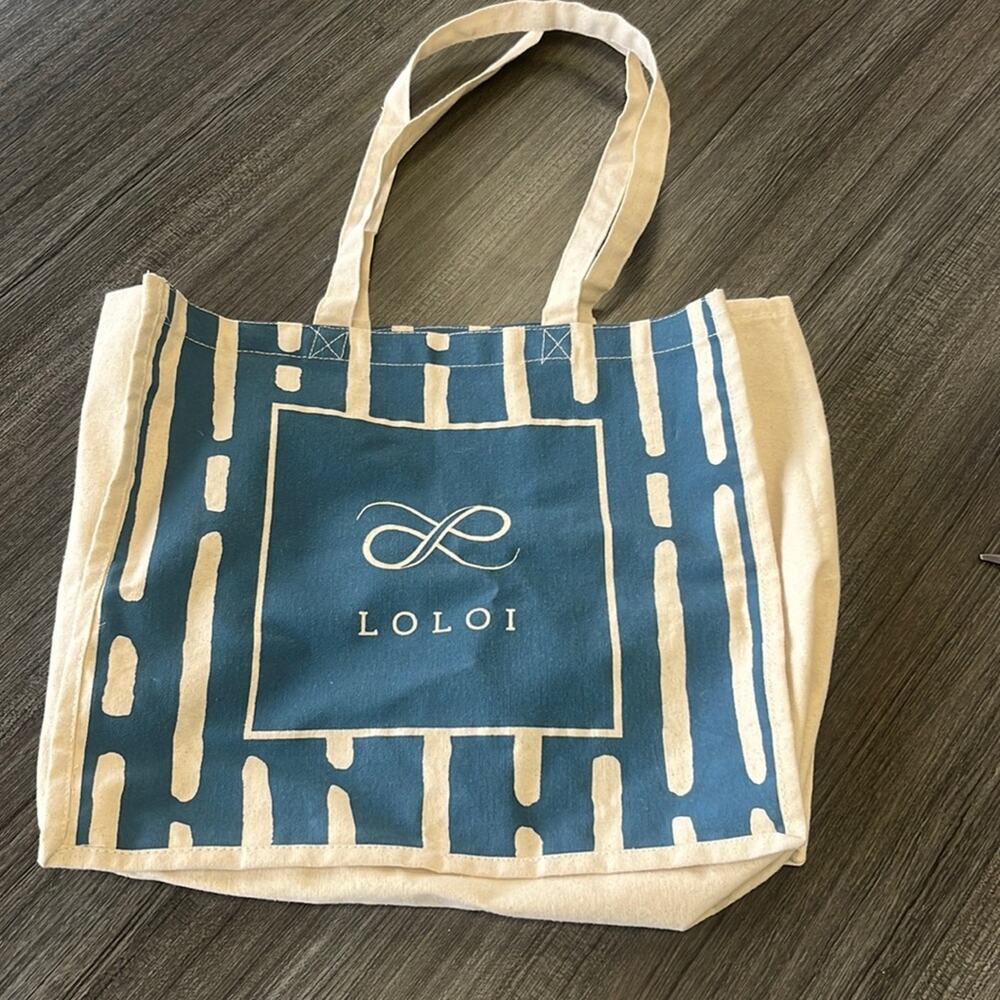 New without tags Loloi tote bag.